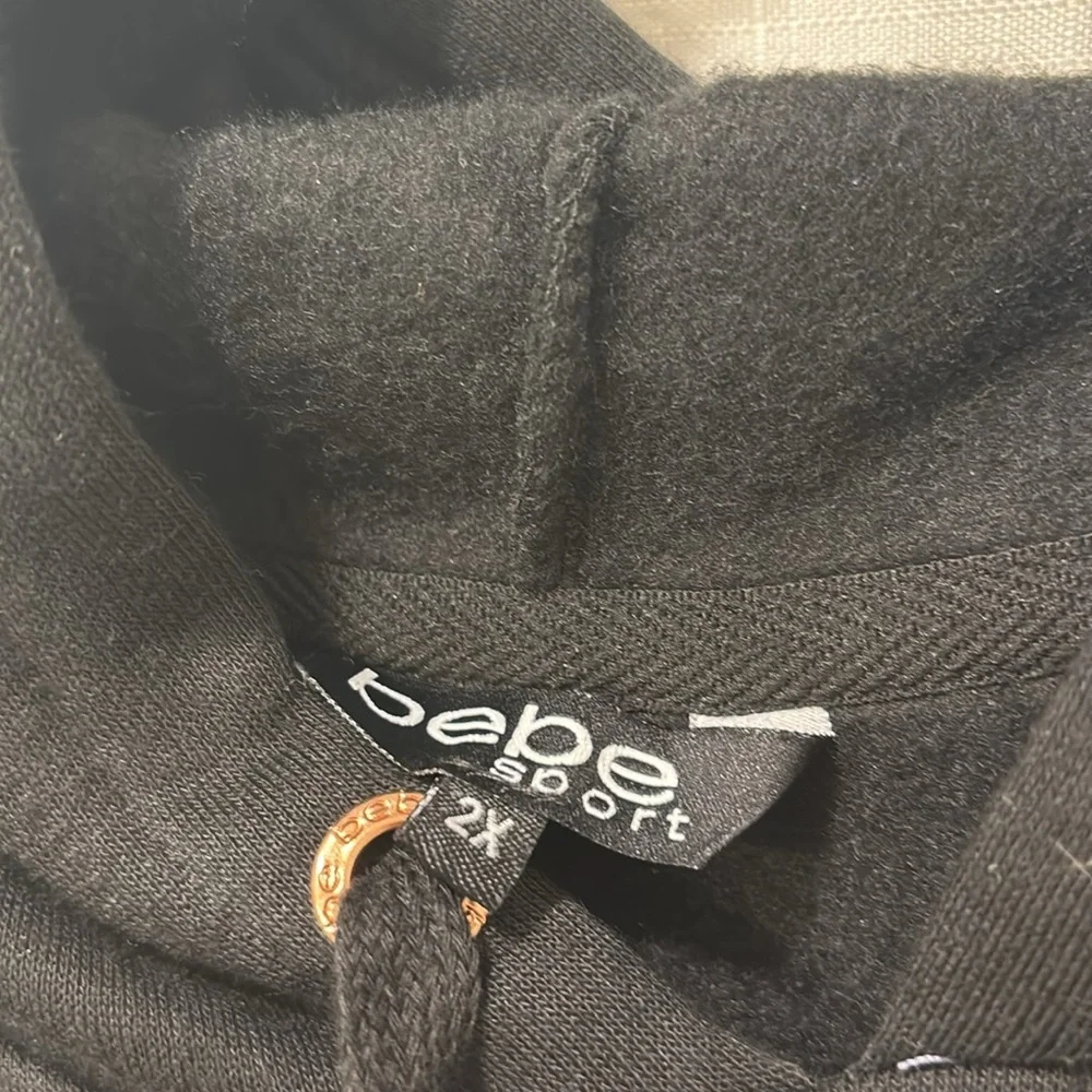 NWT Bebe Women’s Black & Rose Gold Foil Logo Hoodie – Size 2X - Picture 4 of 13